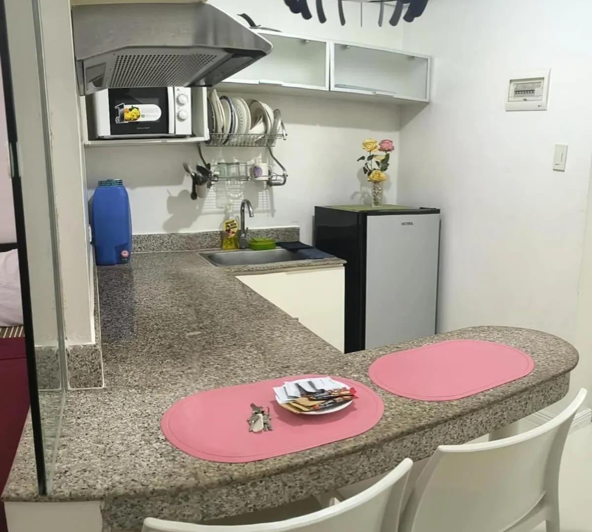 Modern Studio Birch Tower Near Malls & Nightlife Manila