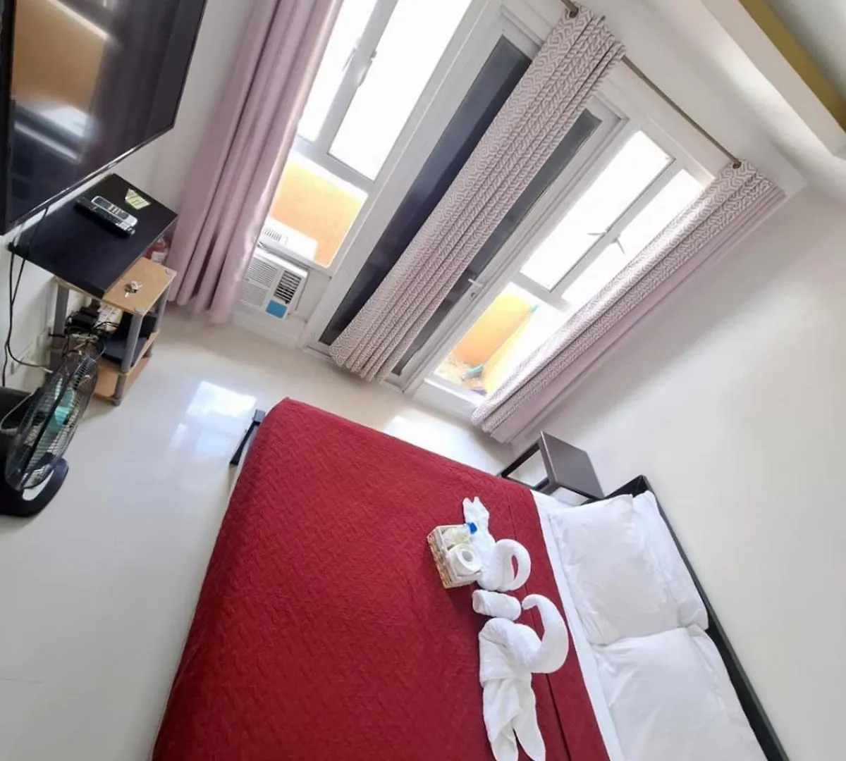 Apartment Modern Studio Birch Tower Near Malls & Nightlife Manila